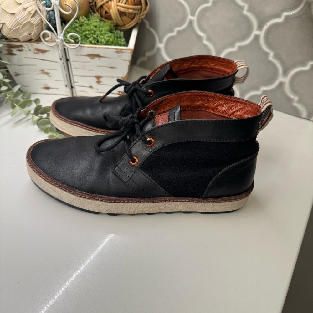 Mens  PF Flyers Chukka leather boots size 10